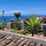 Mit Kleiner Innenhof-terrasse Im Mediterranen Stil *