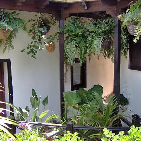Mit Kleiner Innenhof-terrasse Im Mediterranen Stil Апартаменты *